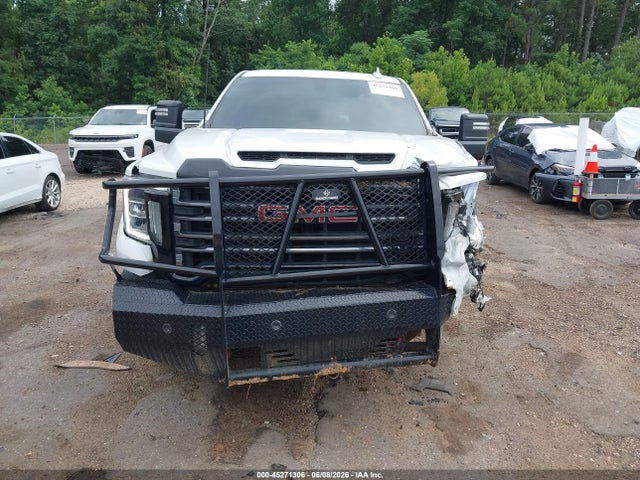 General Motors Sierra 2500HD 4wd  Standard Bed At4