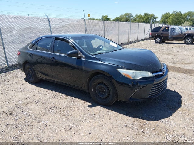 Salvage Toyota Camry Image