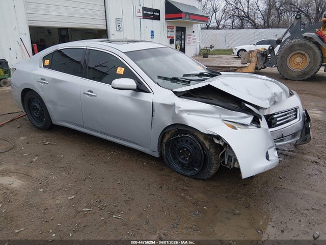 Salvage Nissan Maxima Image
