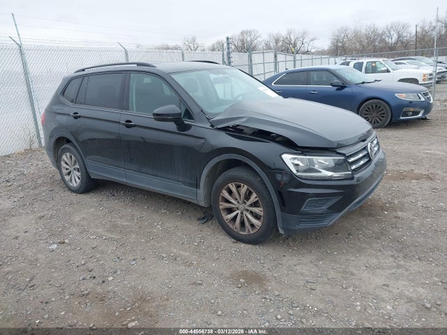 Salvage Volkswagen Tiguan Image