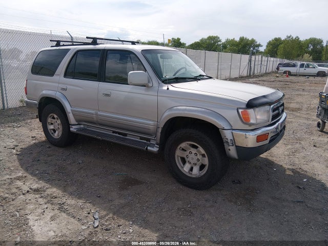 Salvage Toyota 4Runner Image