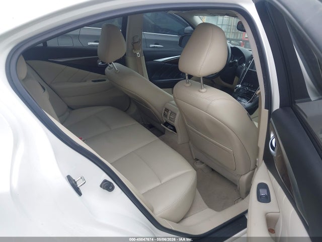 INFINITI Q50 2.0t Luxe