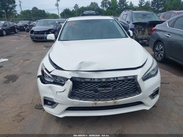 INFINITI Q50 2.0t Luxe