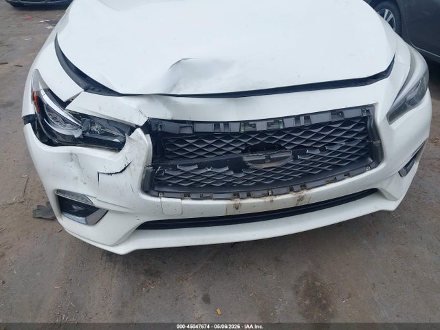 INFINITI Q50 2.0t Luxe