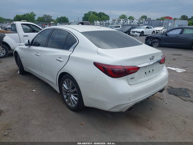 INFINITI Q50 2.0t Luxe