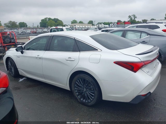 Toyota Avalon Hybrid Xse