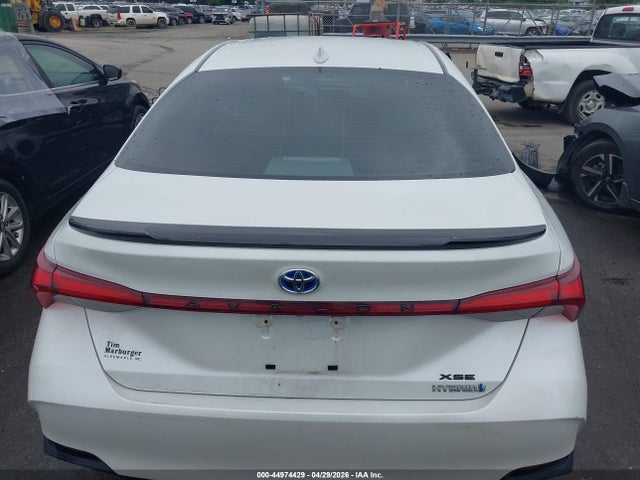 Toyota Avalon Hybrid Xse