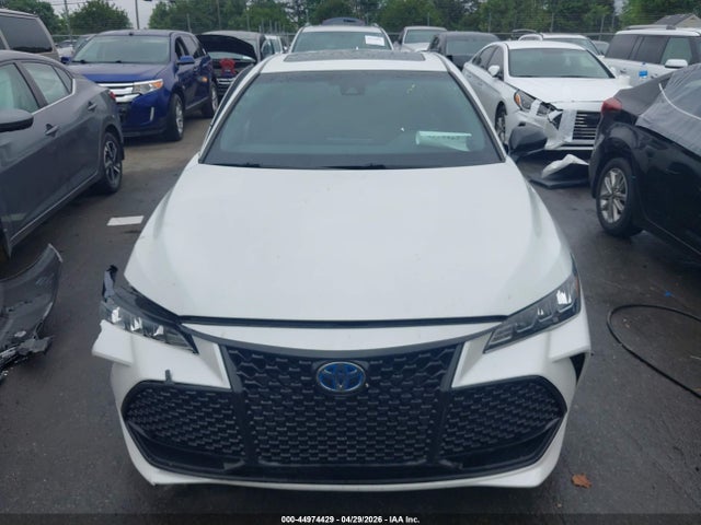 Toyota Avalon Hybrid Xse