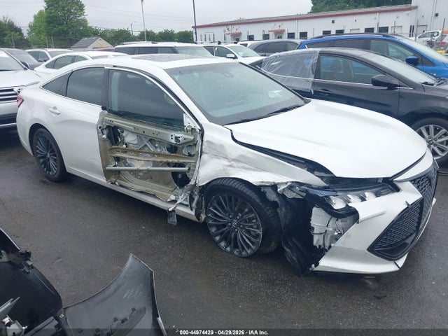 Salvage Toyota Avalon Hybrid Image