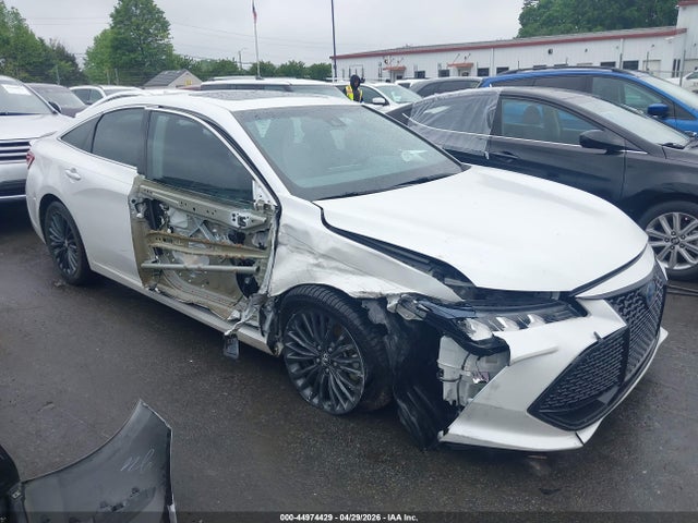 Toyota Avalon Hybrid Xse