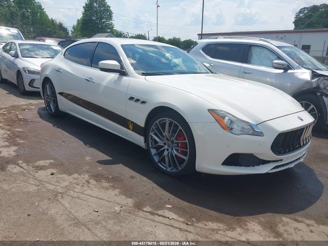 Salvage Maserati Quattroporte Image