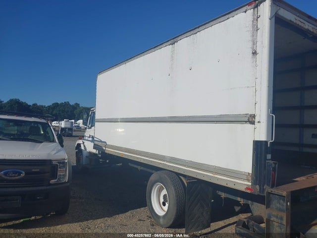 Freightliner Medium Conventional Fl60