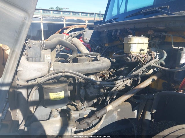 Freightliner Medium Conventional Fl60
