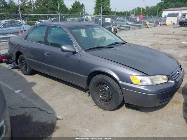 Salvage Toyota Camry Image