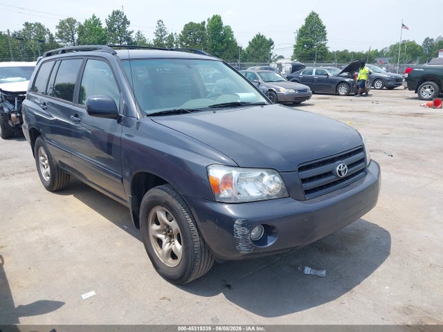 Salvage Toyota Highlander Image