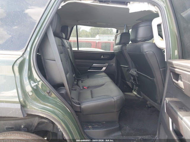 Toyota Sequoia Sr5