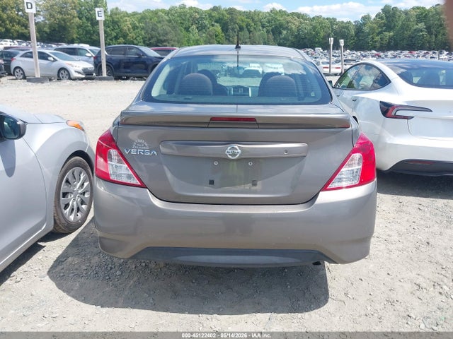 Nissan Versa 1.6 S+