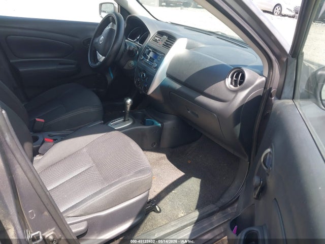 Nissan Versa 1.6 S+