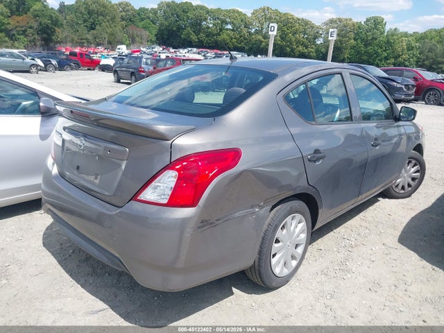 Nissan Versa 1.6 S+
