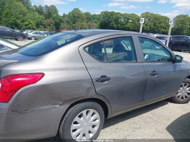 Nissan Versa 1.6 S+