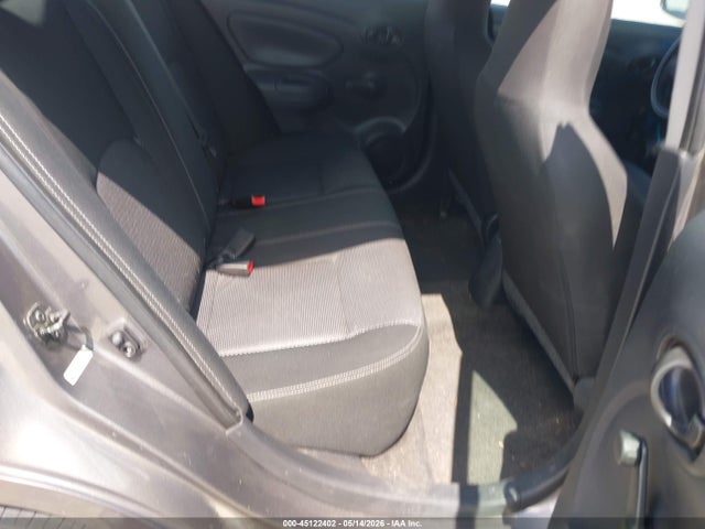 Nissan Versa 1.6 S+