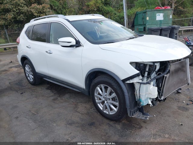 Salvage Nissan Rogue Image