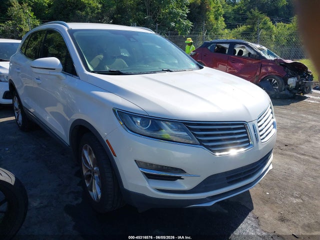 Salvage Lincoln MKC Image