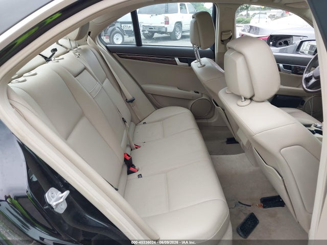 Mercedes-Benz C-Class Luxury