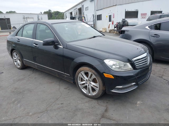 Mercedes-Benz C-Class Luxury