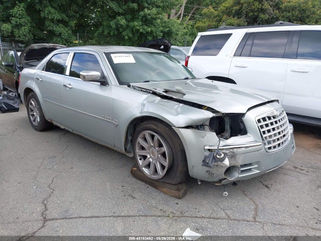 Salvage Chrysler 300c Image