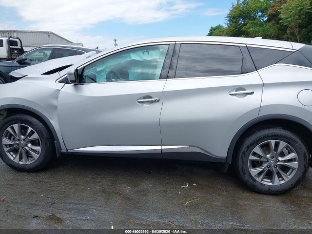 Nissan Murano S