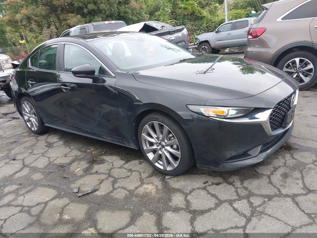 Salvage Mazda Mazda3 Image