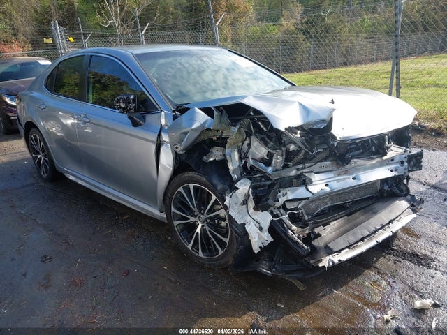 Salvage Toyota Camry Image