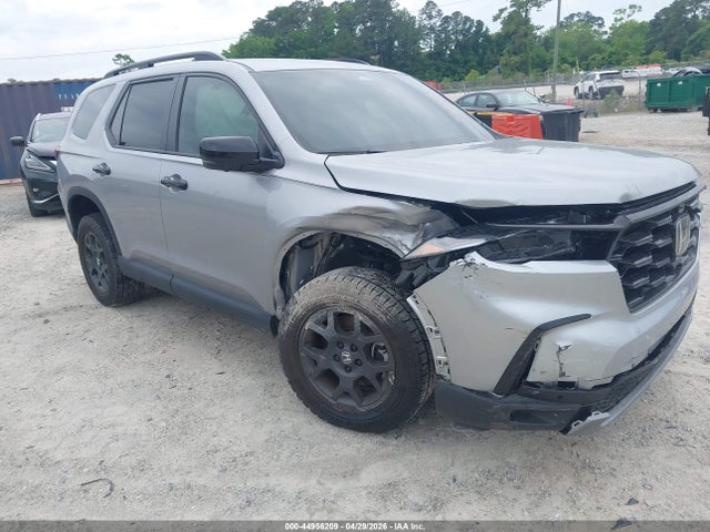 Salvage Honda Pilot Image