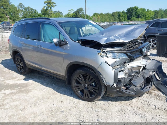 Salvage Honda Pilot Image