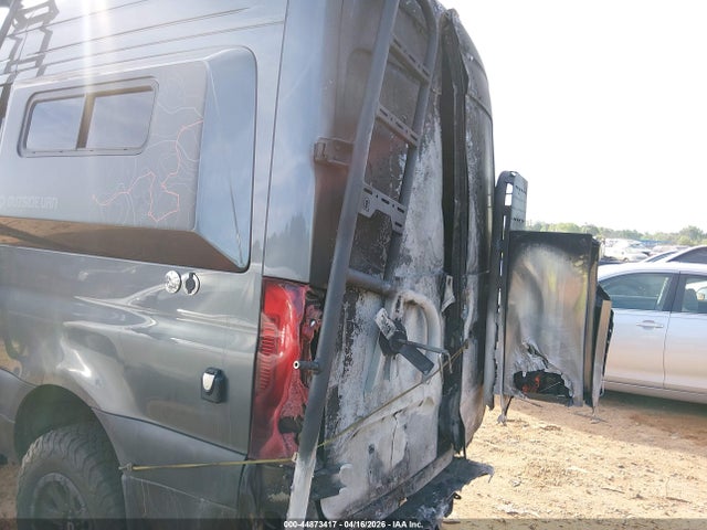 Mercedes-Benz Sprinter 2500 Standard Roof 4-cyl Diesel Ho