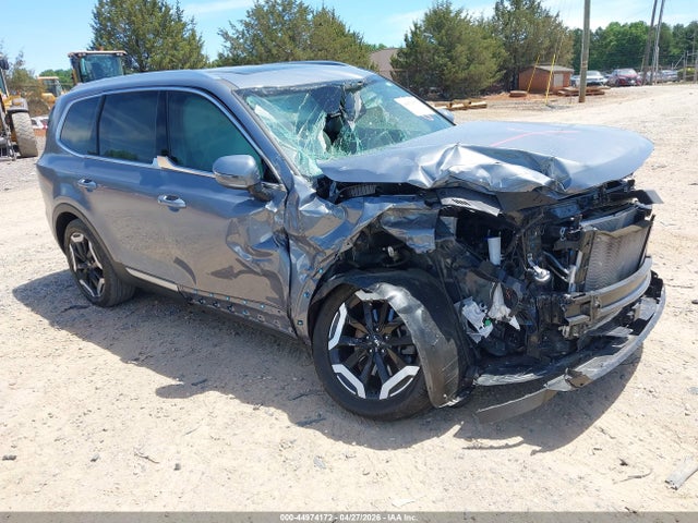 Salvage Kia Telluride Image