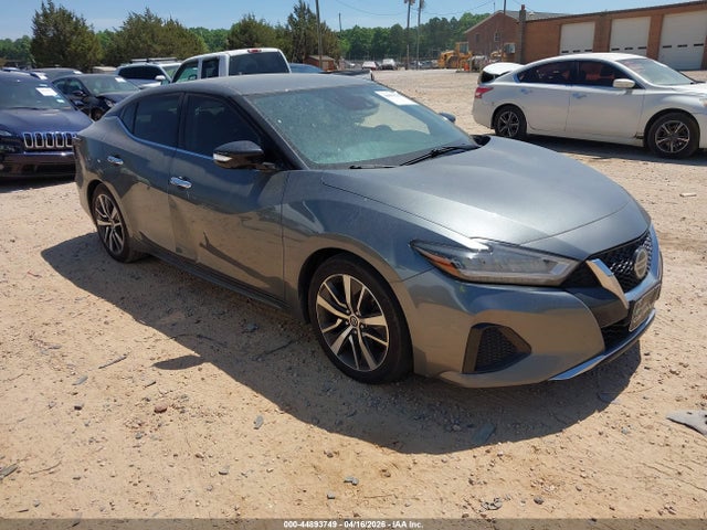 Salvage Nissan Maxima Image