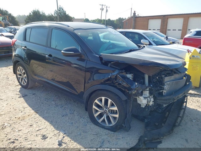Salvage Kia Sportage Image