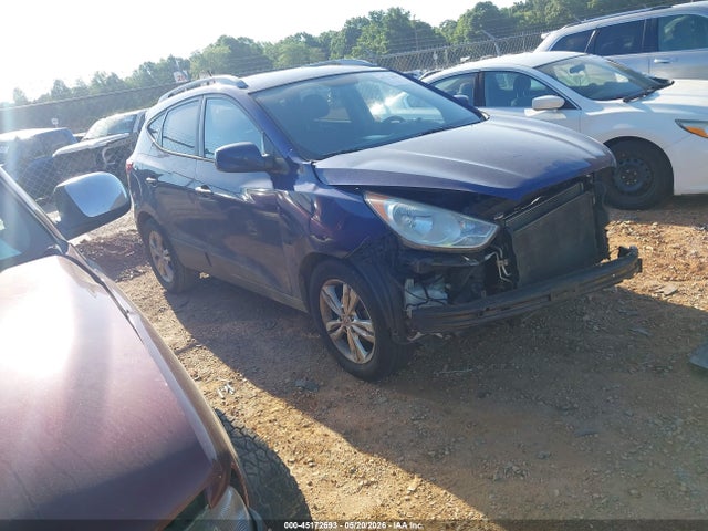 Salvage Hyundai TUCSON Image