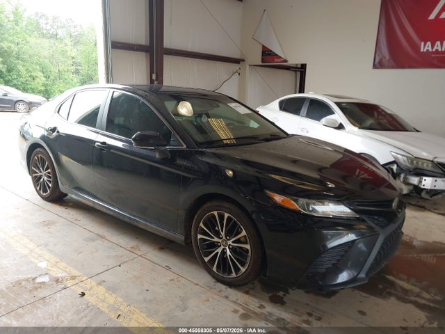 Salvage Toyota Camry Image