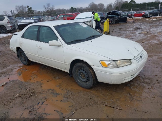 Salvage Toyota Camry Image
