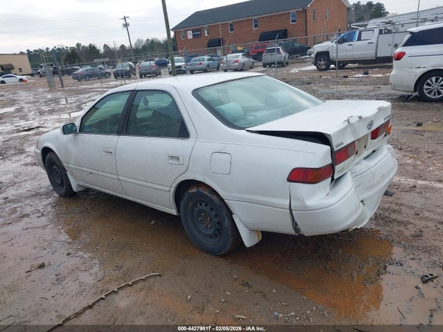 Toyota Camry Le