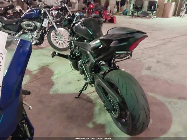 Yamaha Yzfr7