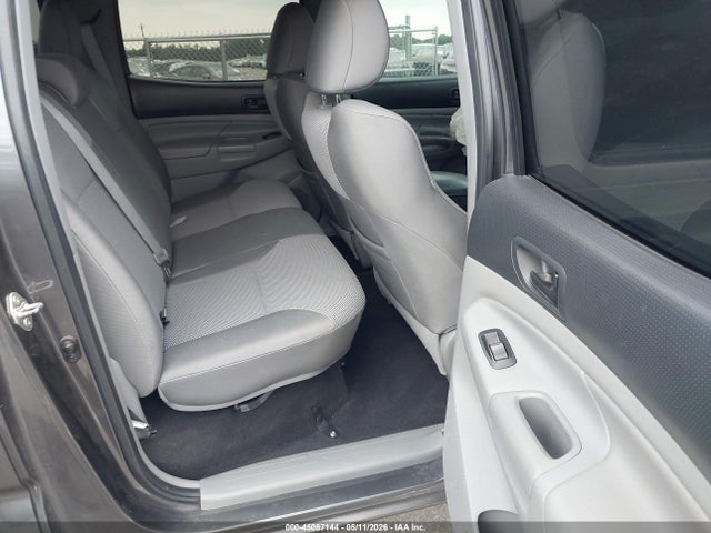 Toyota Tacoma Base V6
