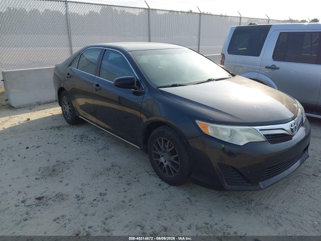 Salvage Toyota Camry Image