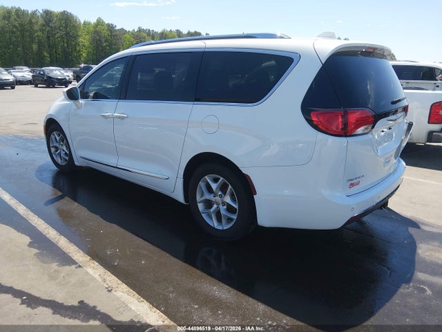 Chrysler Pacifica Touring-l Plus
