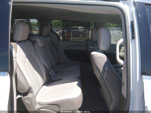 Chrysler Pacifica Touring-l Plus