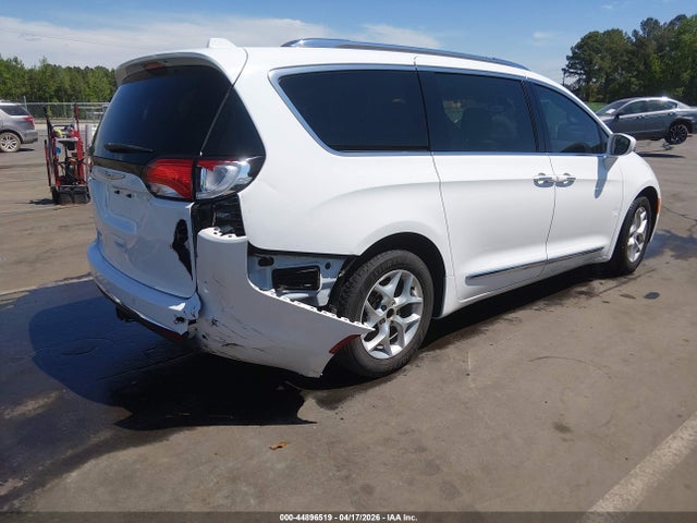 Chrysler Pacifica Touring-l Plus