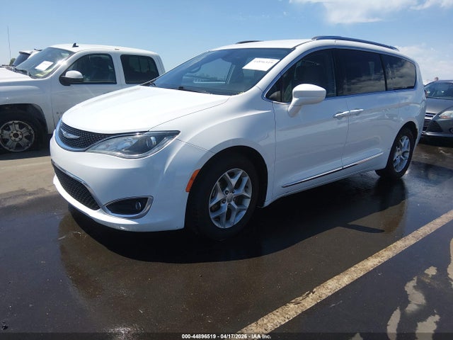 Chrysler Pacifica Touring-l Plus
